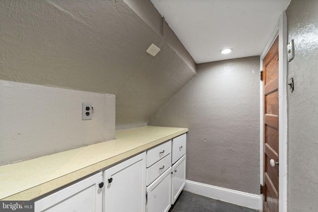 902 WYNNEWOOD RD, Philadelphia, PA 19151