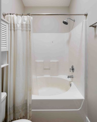 7053 Sunnywood Dr, Nashville, TN 37211