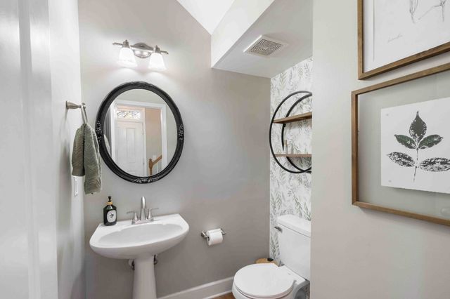 7053 Sunnywood Dr, Nashville, TN 37211