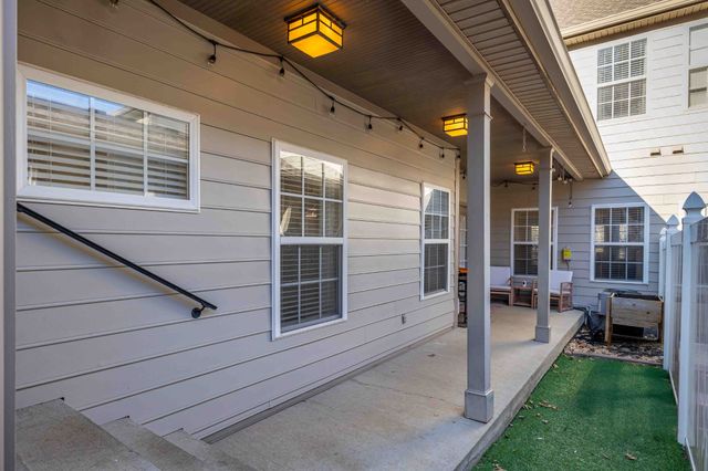 7053 Sunnywood Dr, Nashville, TN 37211