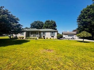 570 Gaines Cir, Estill Springs, TN 37330