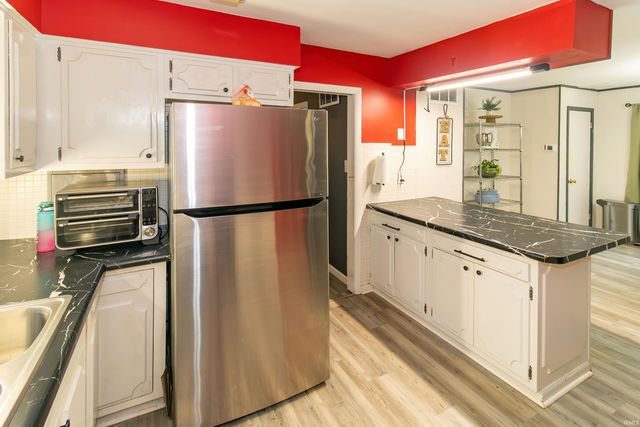 1827 N Saint Joseph Avenue, Evansville, IN 47720