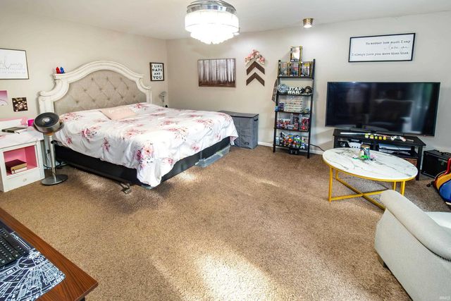 1827 N Saint Joseph Avenue, Evansville, IN 47720