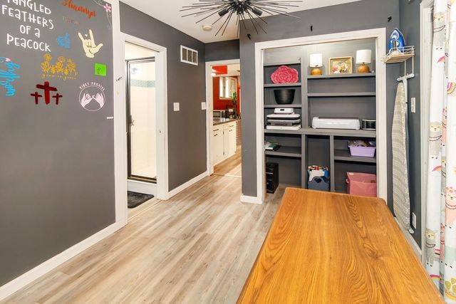 1827 N Saint Joseph Avenue, Evansville, IN 47720