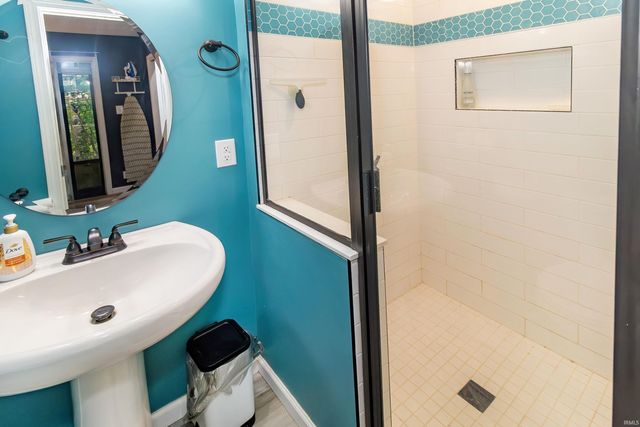 1827 N Saint Joseph Avenue, Evansville, IN 47720