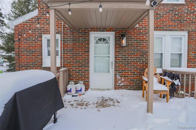 24268 Brittany Avenue, Eastpointe, MI 48021