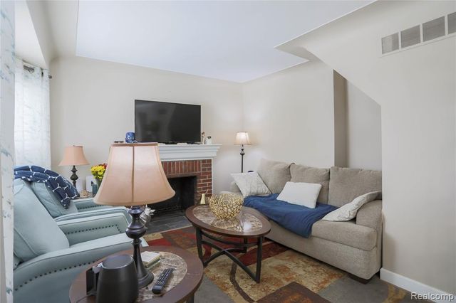 24268 Brittany Avenue, Eastpointe, MI 48021