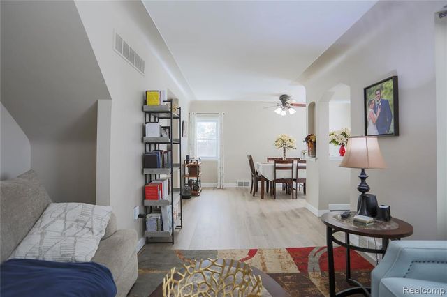 24268 Brittany Avenue, Eastpointe, MI 48021