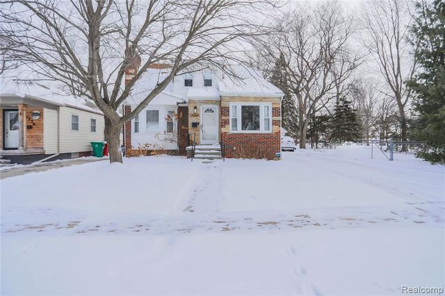 24268 Brittany Avenue, Eastpointe, MI 48021