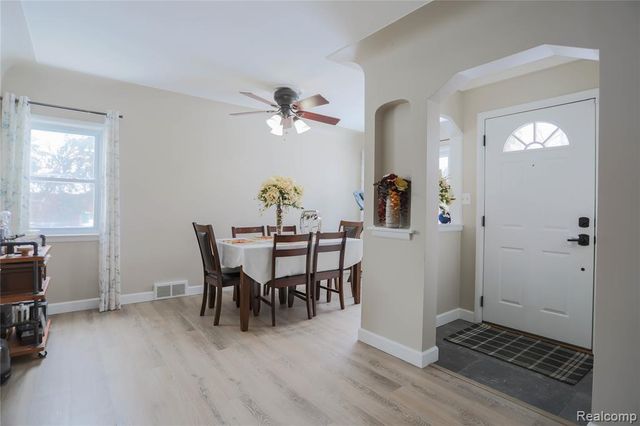 24268 Brittany Avenue, Eastpointe, MI 48021