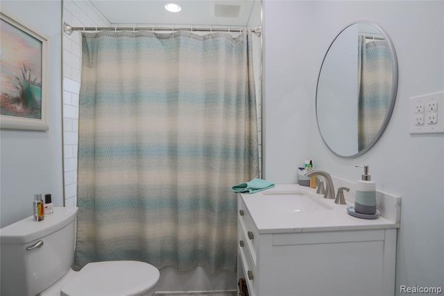 24268 Brittany Avenue, Eastpointe, MI 48021