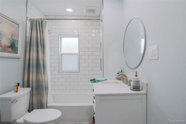 24268 Brittany Avenue, Eastpointe, MI 48021