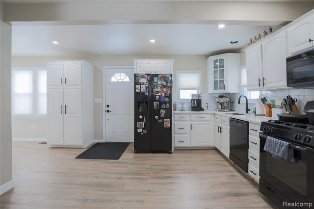 24268 Brittany Avenue, Eastpointe, MI 48021