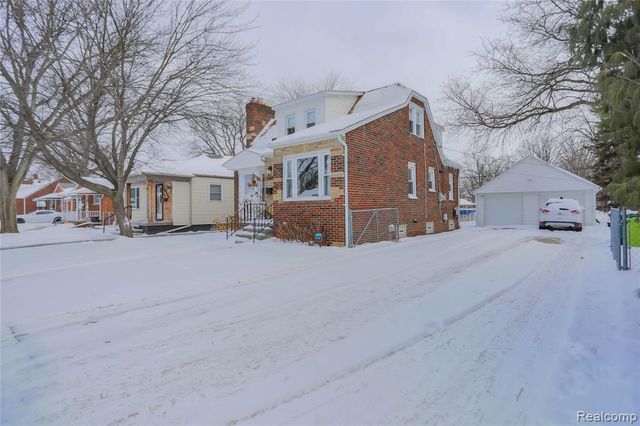 24268 Brittany Avenue, Eastpointe, MI 48021