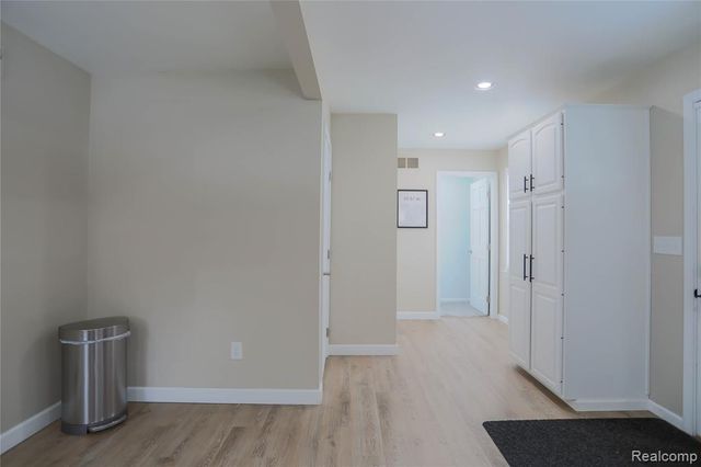 24268 Brittany Avenue, Eastpointe, MI 48021