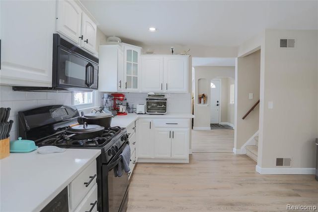 24268 Brittany Avenue, Eastpointe, MI 48021