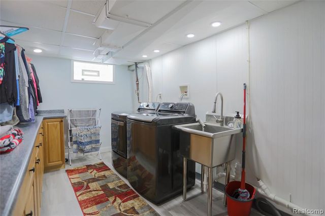 24268 Brittany Avenue, Eastpointe, MI 48021