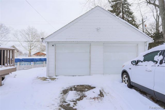 24268 Brittany Avenue, Eastpointe, MI 48021