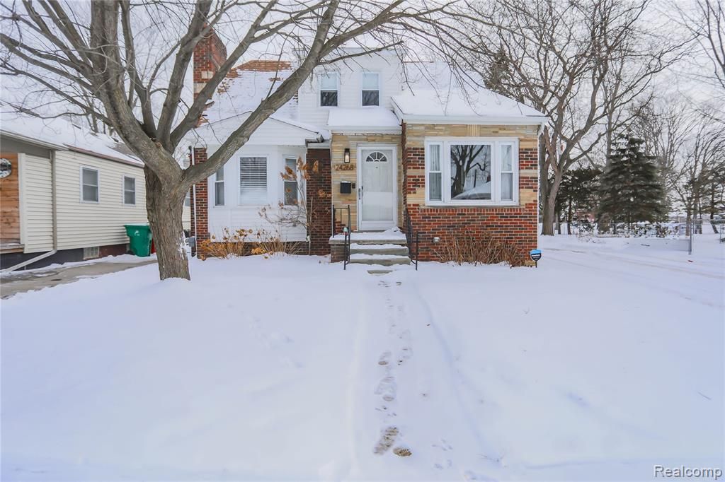 24268 Brittany Avenue, Eastpointe, MI 48021