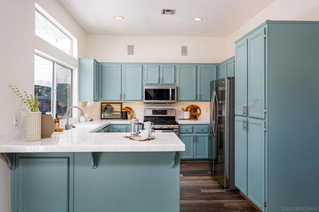 3529 La Mirada Dr, San Marcos, CA 92078