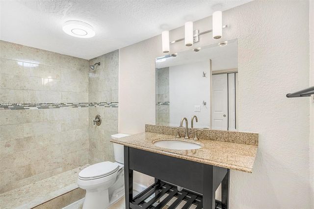 9450 Live Oak Pl 102, Davie, FL 33324