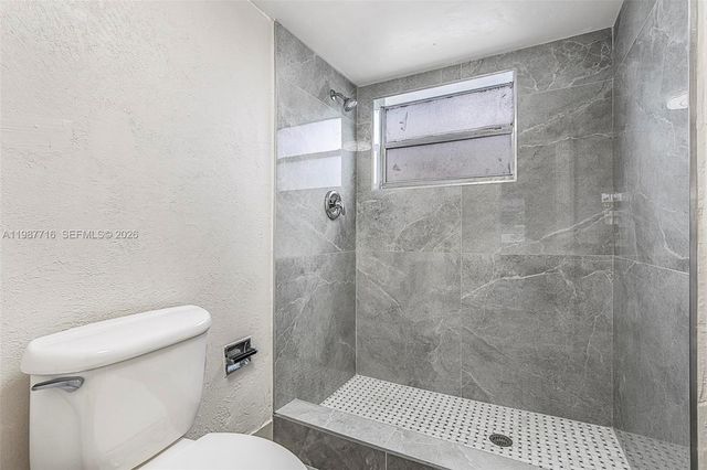 9450 Live Oak Pl 102, Davie, FL 33324