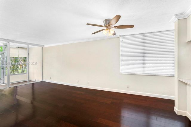 9450 Live Oak Pl 102, Davie, FL 33324