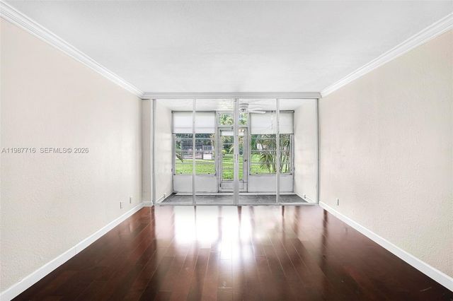 9450 Live Oak Pl 102, Davie, FL 33324