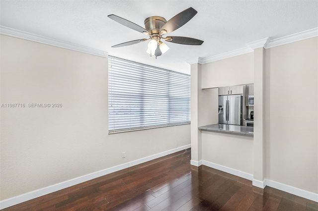 9450 Live Oak Pl 102, Davie, FL 33324