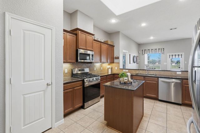 8906 Jordi Drive, Tomball, TX 77375