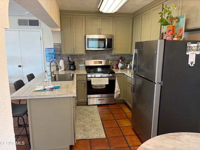 7332 SE Wilcox Drive E, El Paso, TX 79915