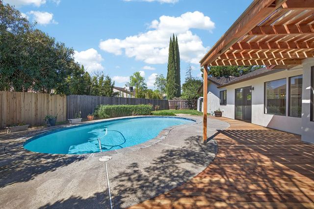 1640 Academy Ct, Stockton, CA 95207