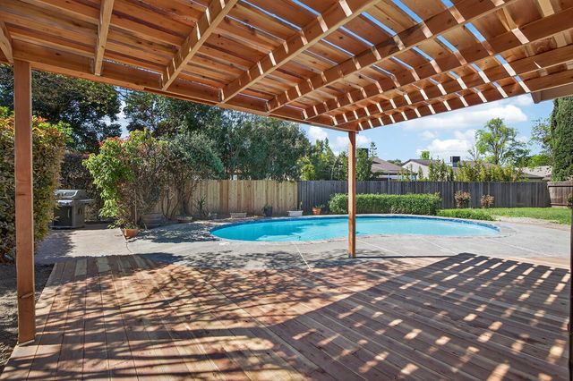 1640 Academy Ct, Stockton, CA 95207