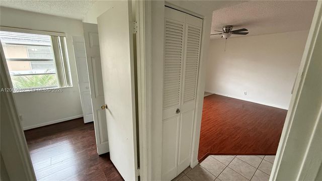 1032 Twin Lakes Dr 21-G, Coral Springs, FL 33071