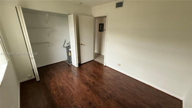 1032 Twin Lakes Dr 21-G, Coral Springs, FL 33071