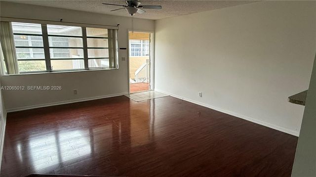 1032 Twin Lakes Dr 21-G, Coral Springs, FL 33071