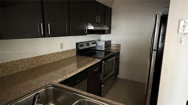 1032 Twin Lakes Dr 21-G, Coral Springs, FL 33071
