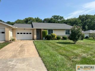 287 Oradell Drive 287B, Monroe, NJ 08831