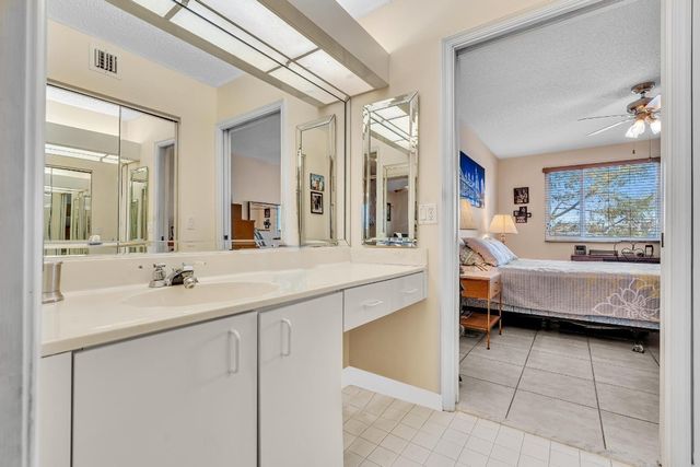 7438 N Devon Drive 212, Fort Lauderdale, FL 33321