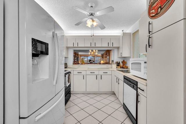 7438 N Devon Drive 212, Fort Lauderdale, FL 33321