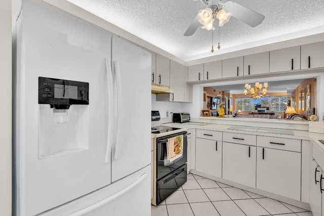 7438 N Devon Drive 212, Fort Lauderdale, FL 33321