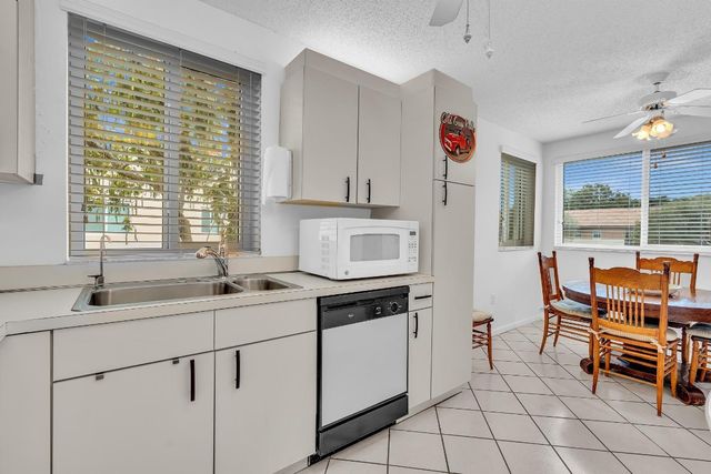 7438 N Devon Drive 212, Fort Lauderdale, FL 33321