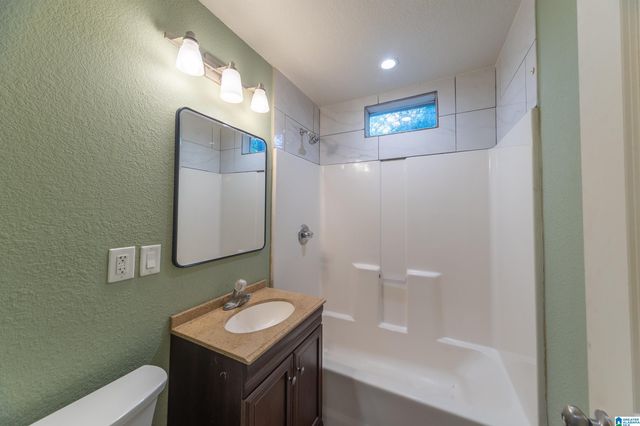 1544 26TH AVENUE N, Hueytown, AL 35023