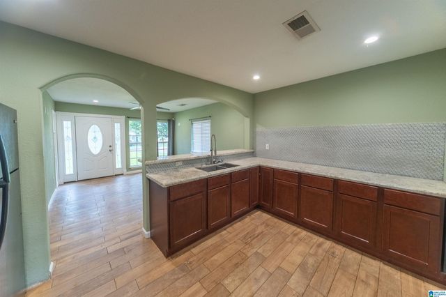 1544 26TH AVENUE N, Hueytown, AL 35023