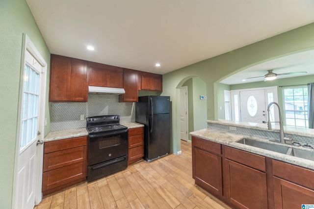 1544 26TH AVENUE N, Hueytown, AL 35023