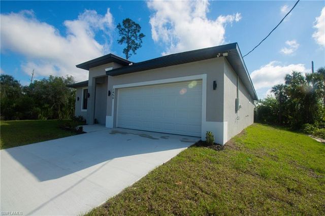 1032 Hilton CT, Labelle, FL 33935