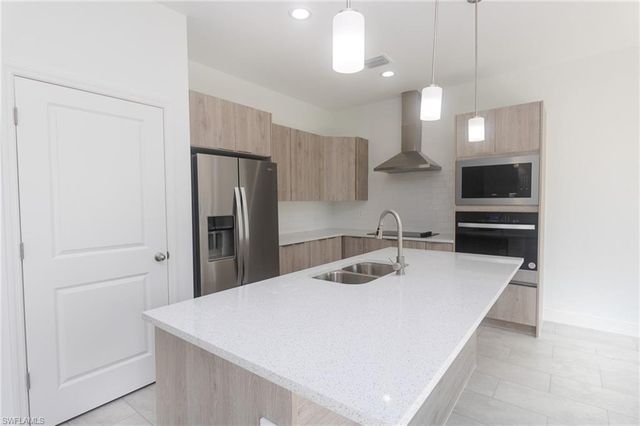 1032 Hilton CT, Labelle, FL 33935