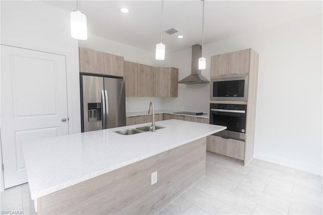 1032 Hilton CT, Labelle, FL 33935