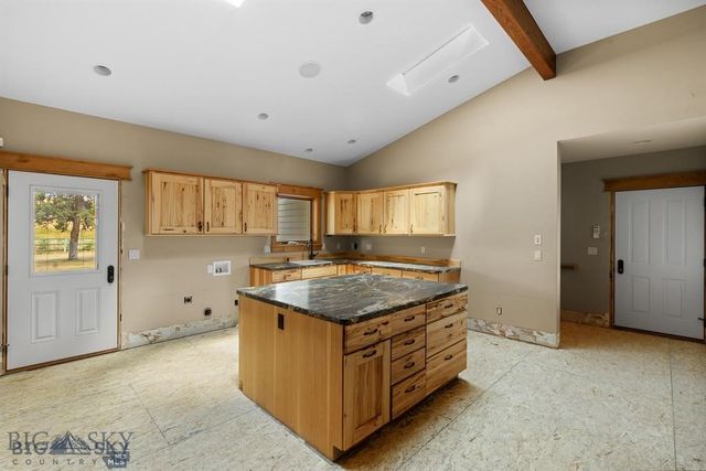 8555 Camp Creek Road, Manhattan, MT 59741