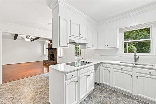 50 Willow RD, Hampton, VA 23664